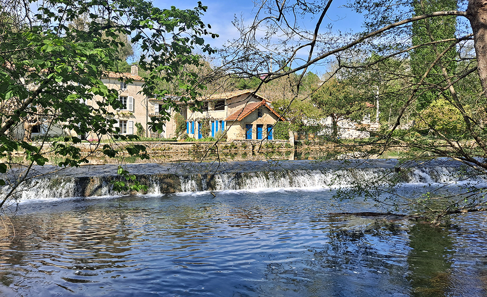 Le long de Sainte-Néomaye, par Azumii