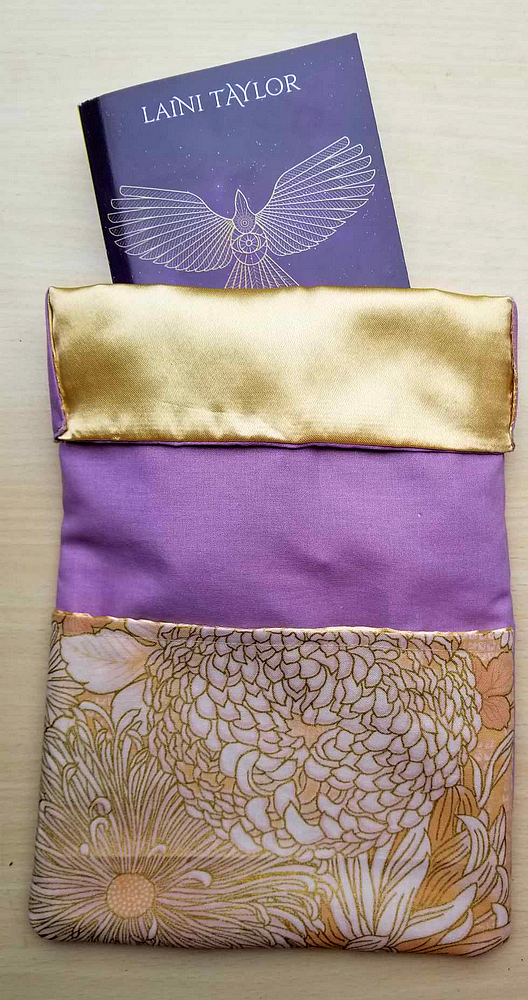 Pochette à livre, par Milou