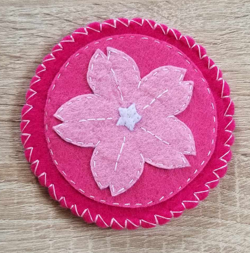 Sous-tasse sakura, par Milou